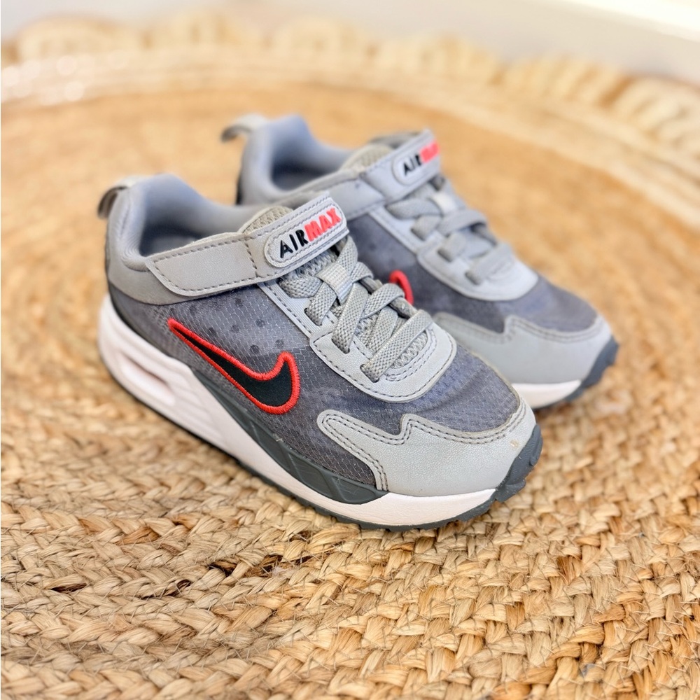 🌾‎ Nike Air Max Solo Little Kids Sneakers